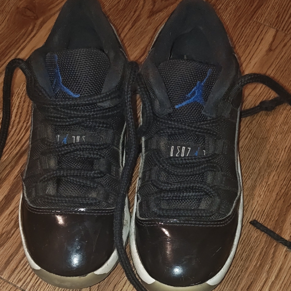 Jordan Kids Black and Blue Sneakers